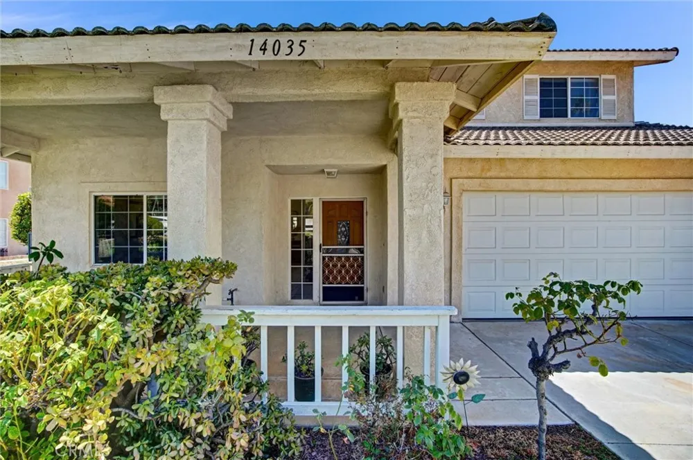14035 Moonridge Riverside, CA 92503