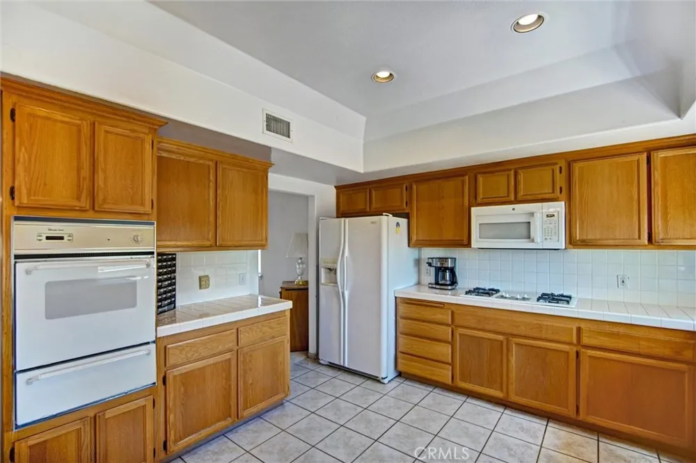 14035 Moonridge Riverside, CA 92503