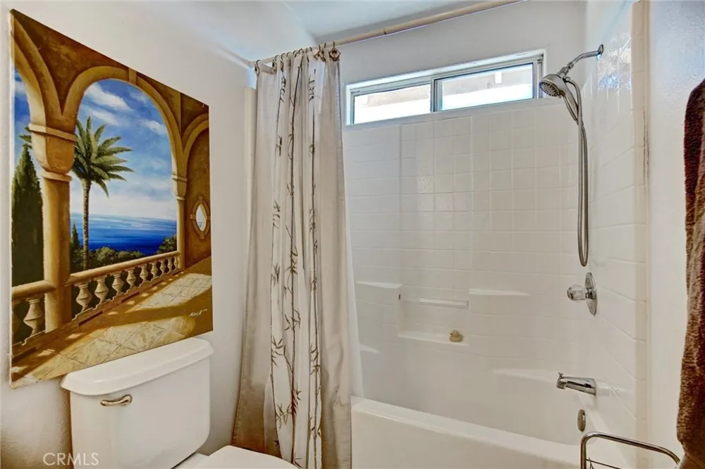 14035 Moonridge Riverside, CA 92503