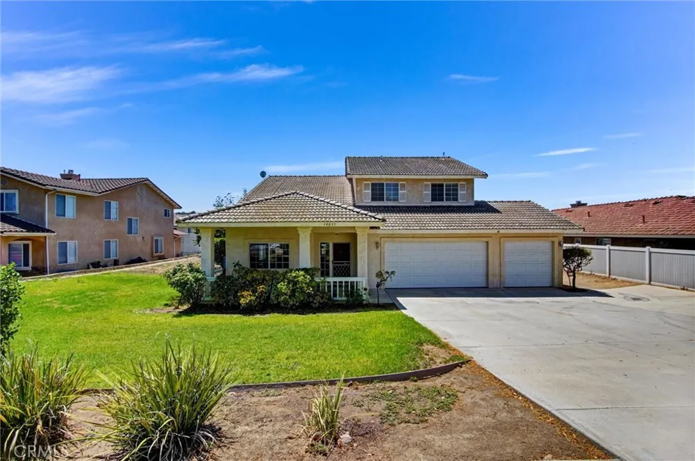 14035 Moonridge Riverside, CA 92503