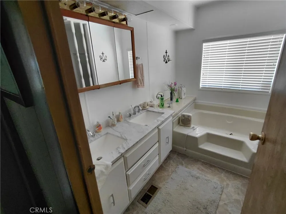 10226 Frontier Cherry Valley, CA 92223