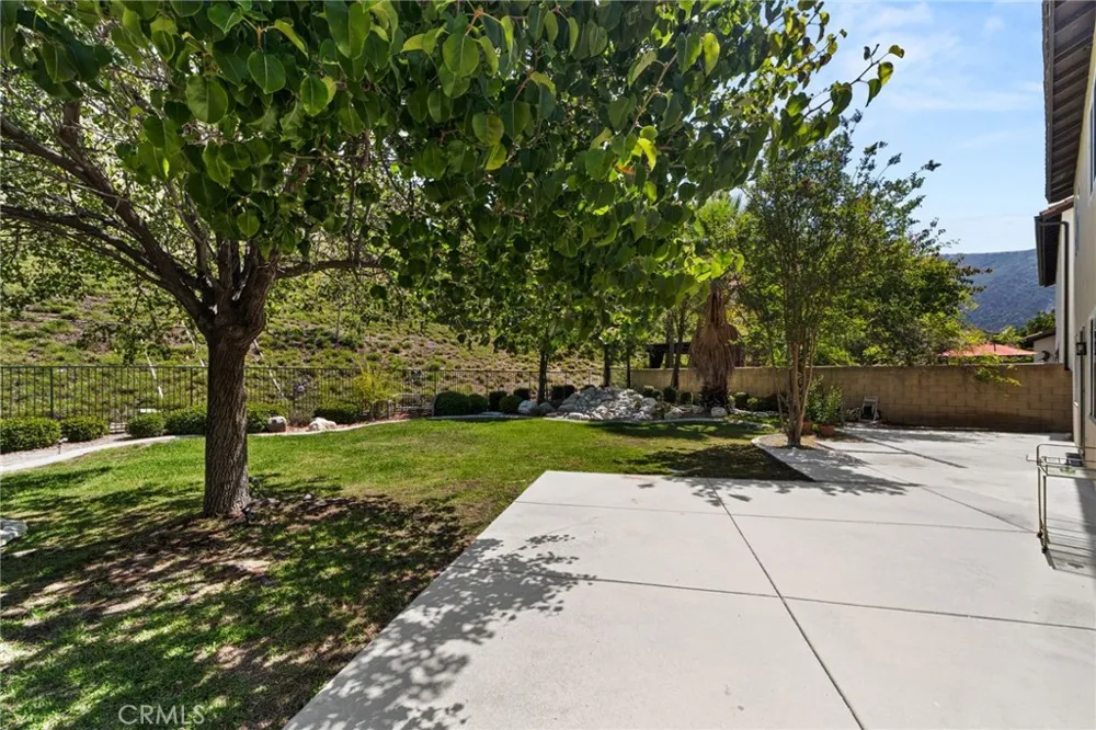 51 Mountain Laurel Azusa, CA 91702
