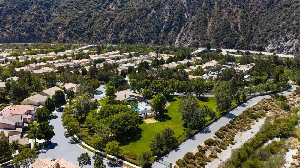 51 Mountain Laurel Azusa, CA 91702
