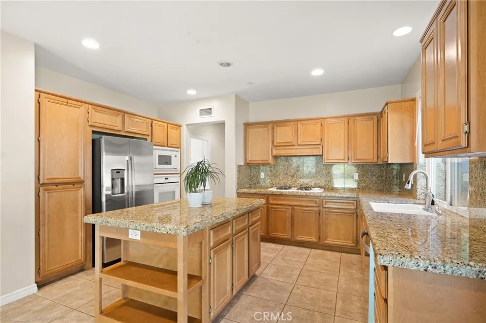 51 Mountain Laurel Azusa, CA 91702