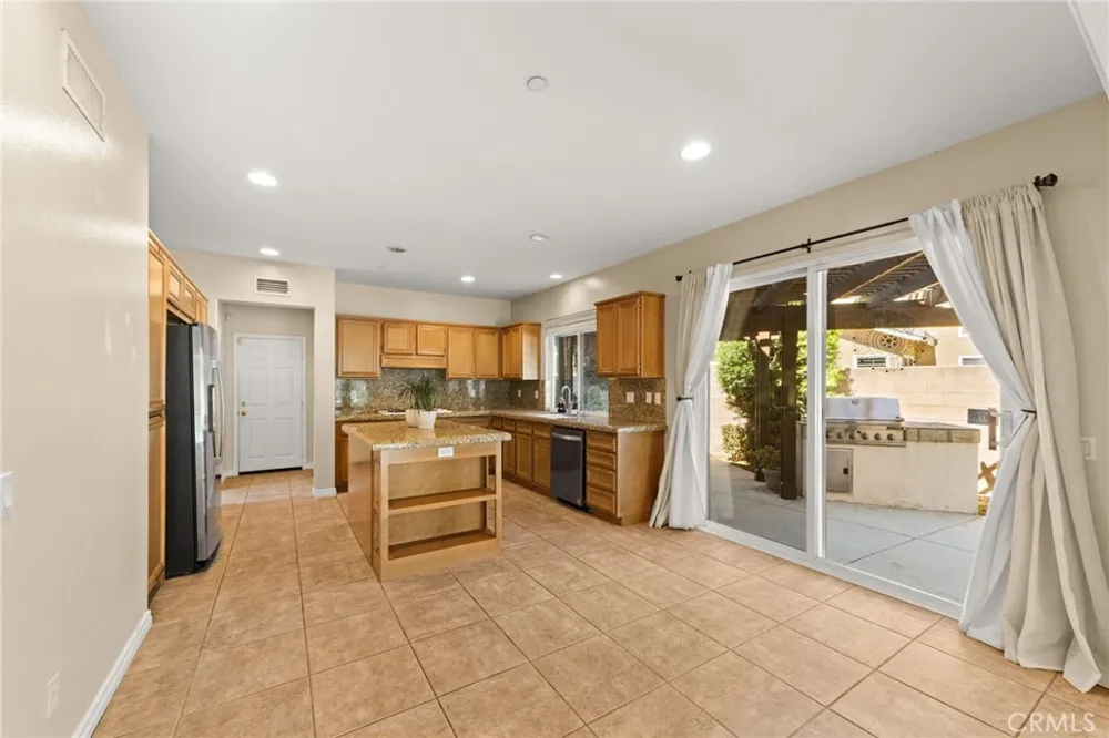 51 Mountain Laurel Azusa, CA 91702
