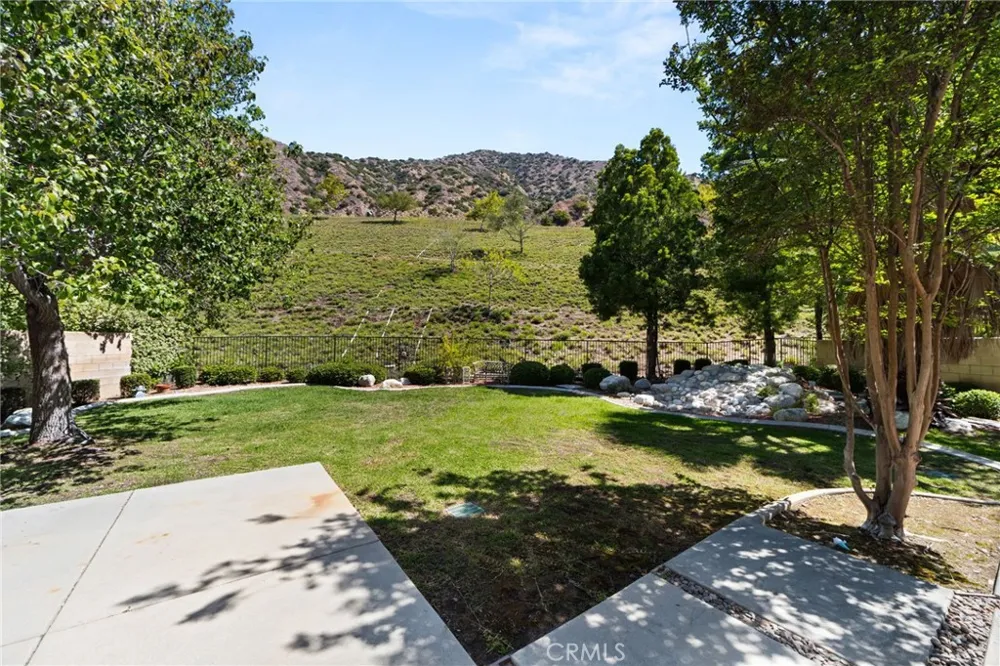 51 Mountain Laurel Azusa, CA 91702