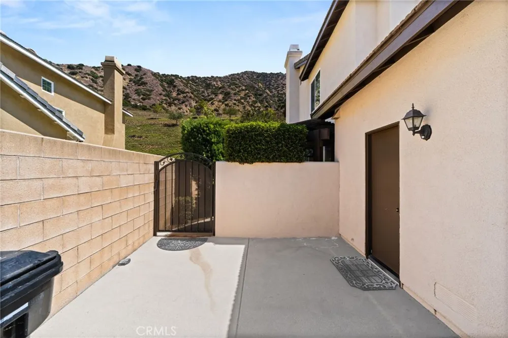 51 Mountain Laurel Azusa, CA 91702