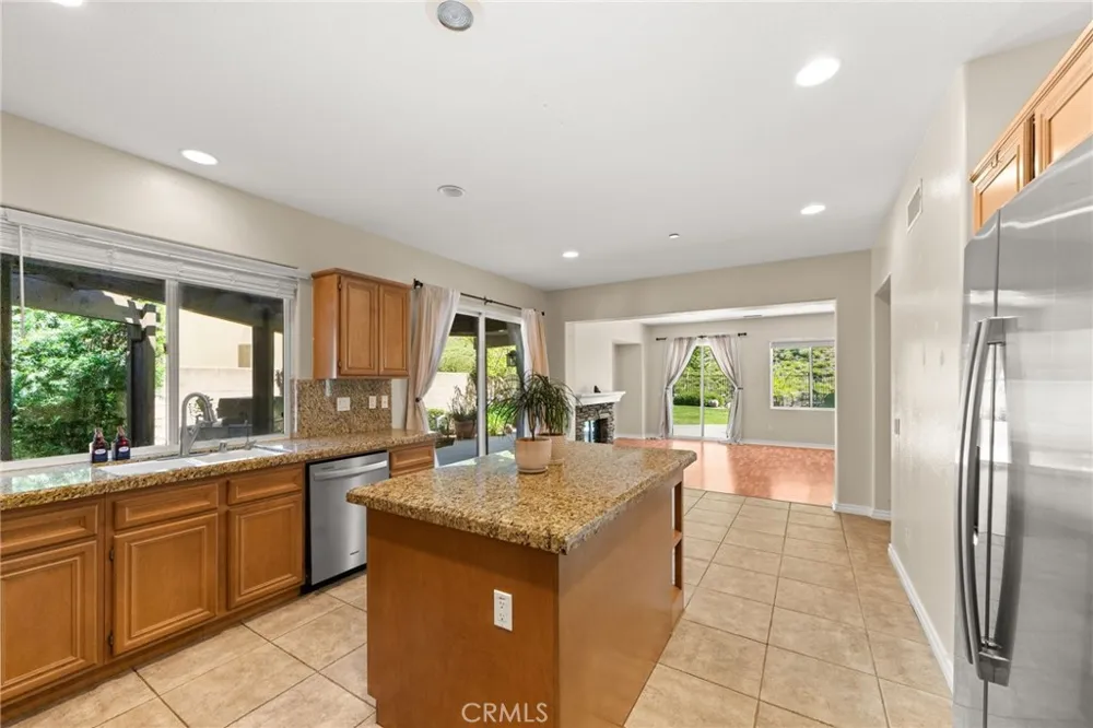 51 Mountain Laurel Azusa, CA 91702
