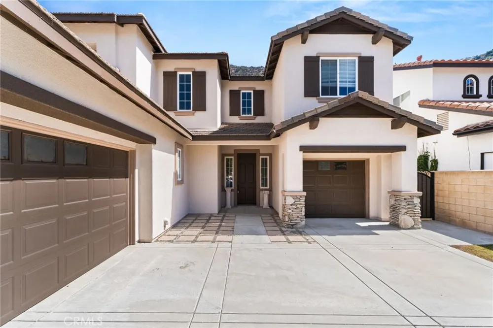 51 Mountain Laurel Azusa, CA 91702