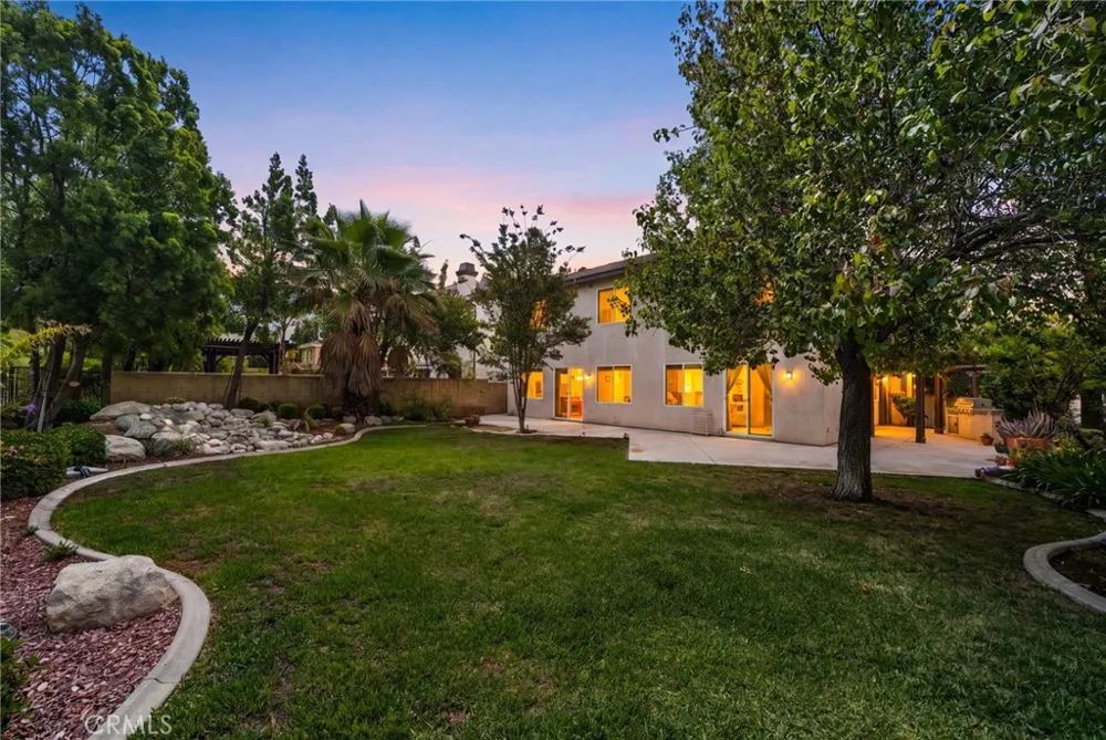 51 Mountain Laurel Azusa, CA 91702