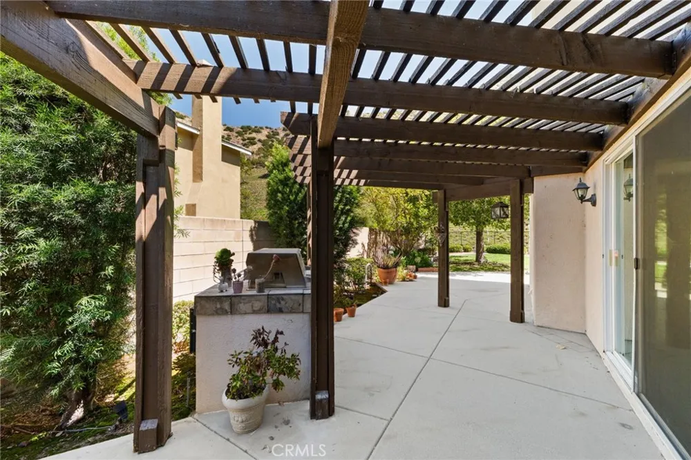 51 Mountain Laurel Azusa, CA 91702