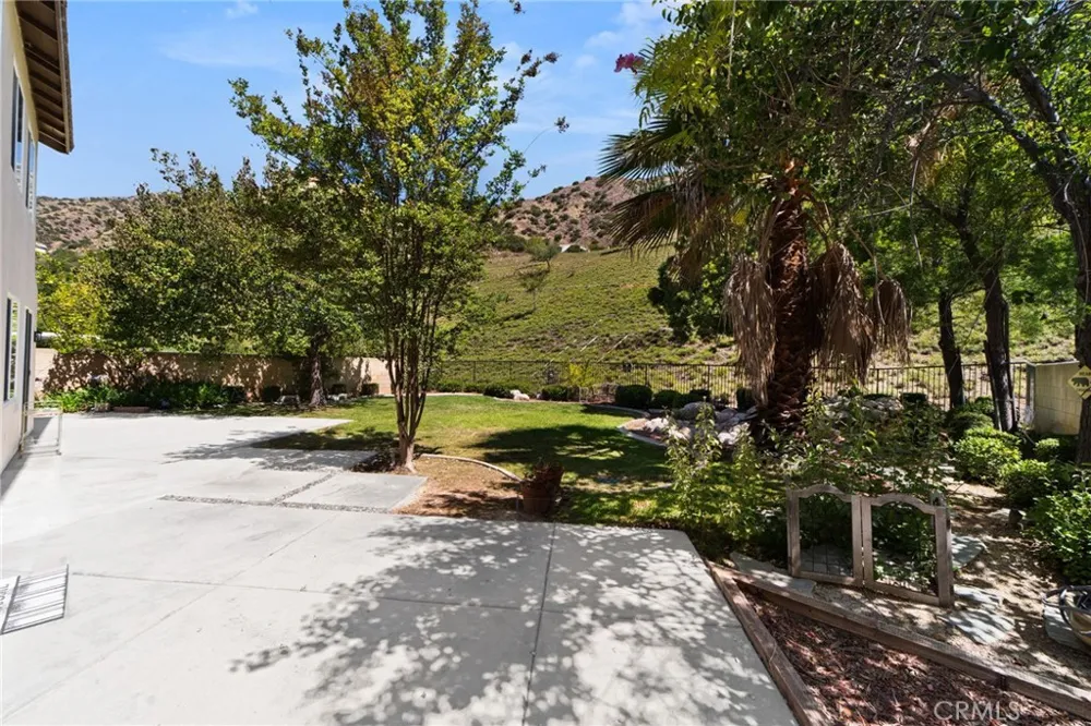 51 Mountain Laurel Azusa, CA 91702
