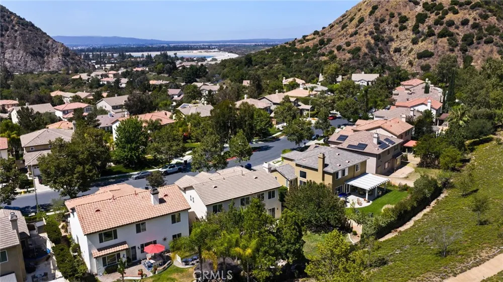 51 Mountain Laurel Azusa, CA 91702