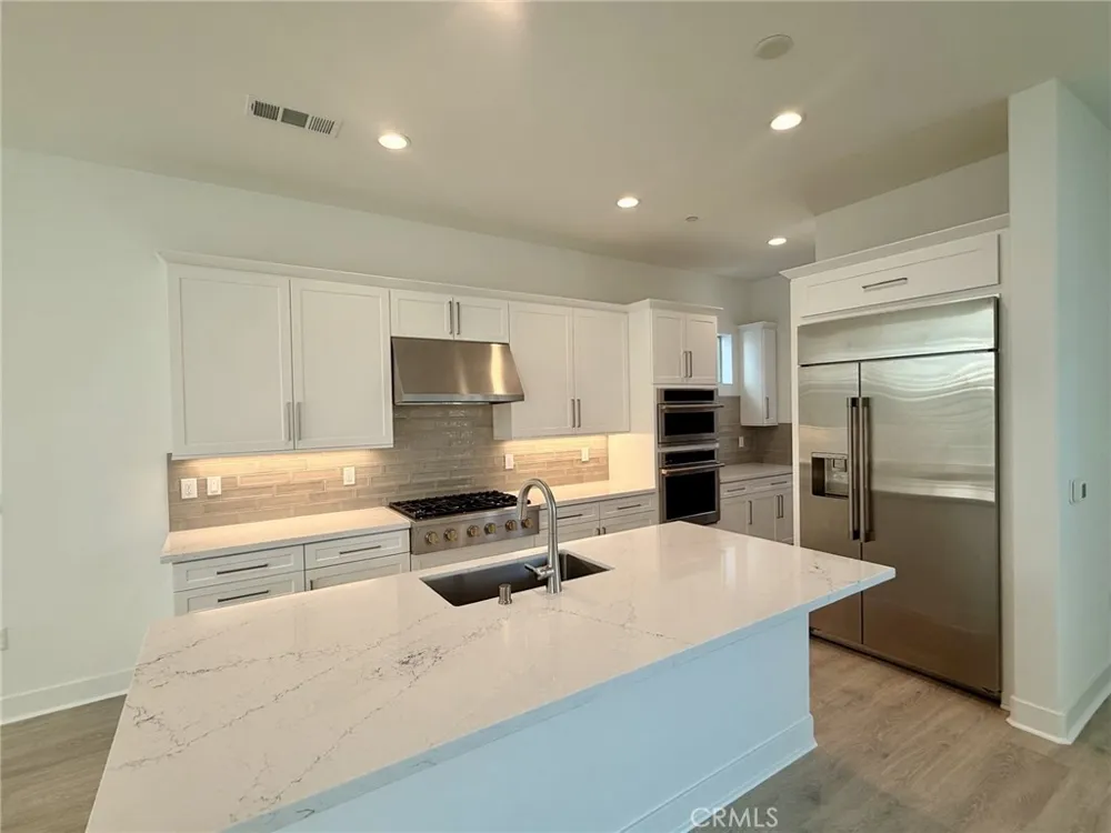 27410 Rainwood Place Valencia, CA 91381