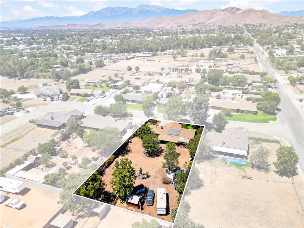 8636 Terrie Ter Jurupa Valley, CA 92509