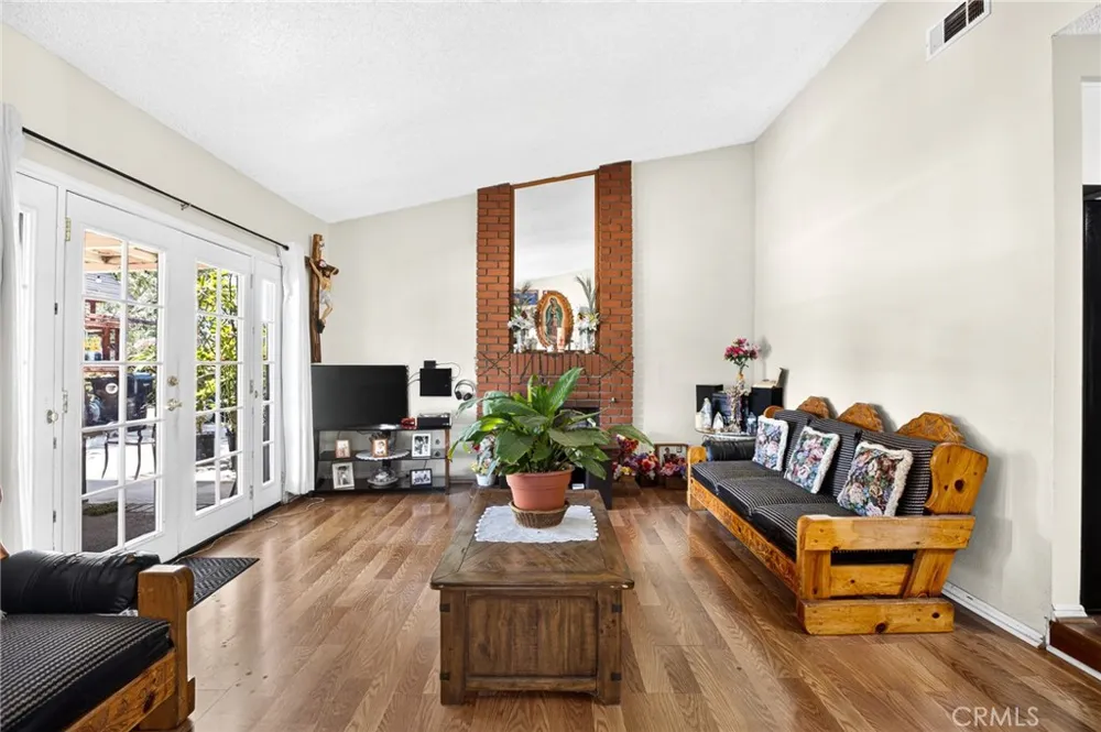 8636 Terrie Ter Jurupa Valley, CA 92509