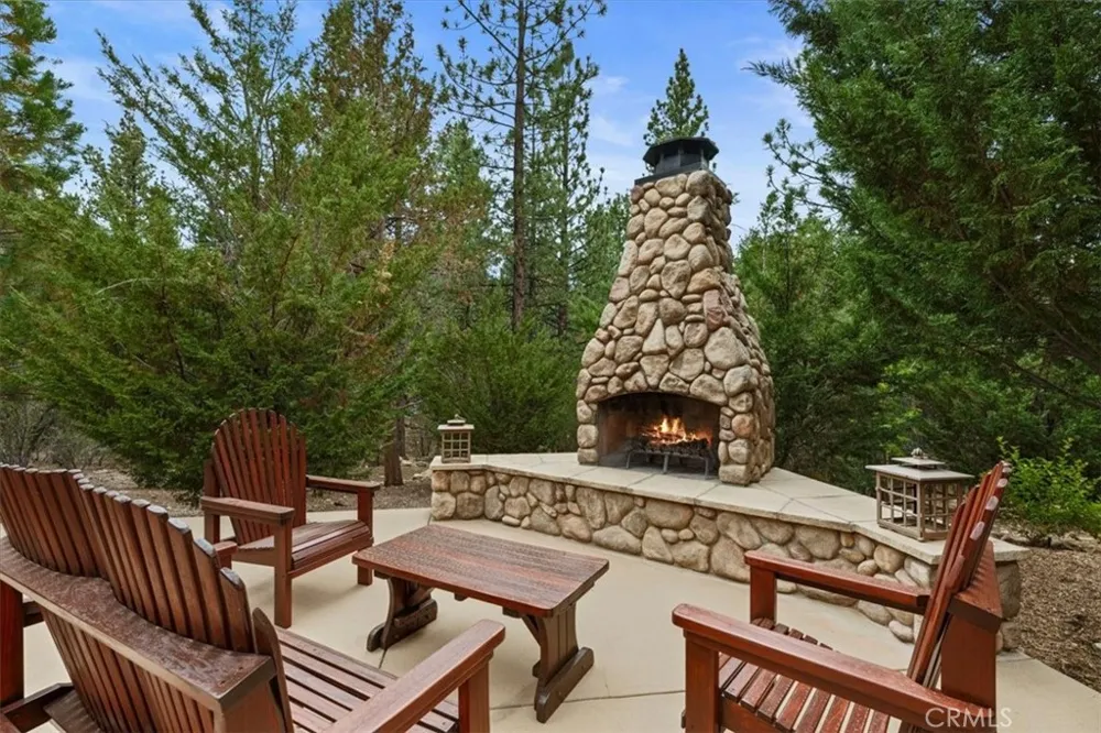 1924 Shady Lane Big Bear City, CA 92314