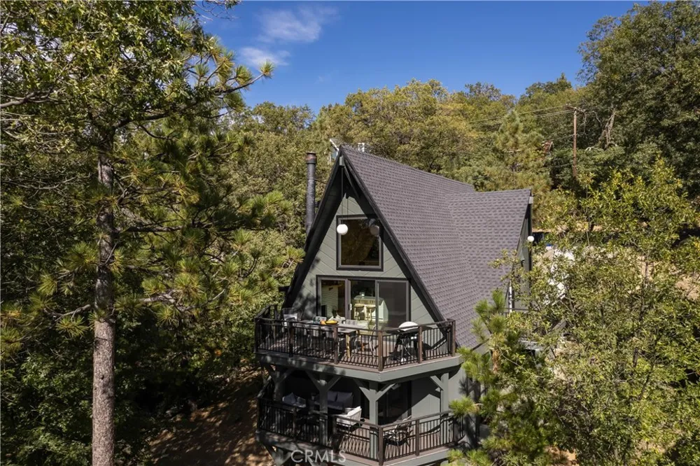 1340 Yosemite Lake Arrowhead, CA 92352