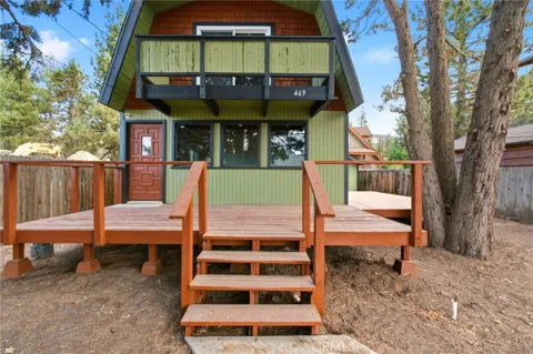 461 W Meadow
