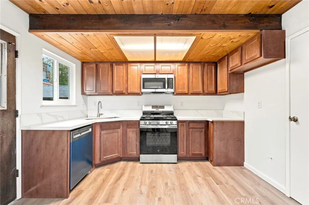 461 W Meadow Big Bear City, CA 92314