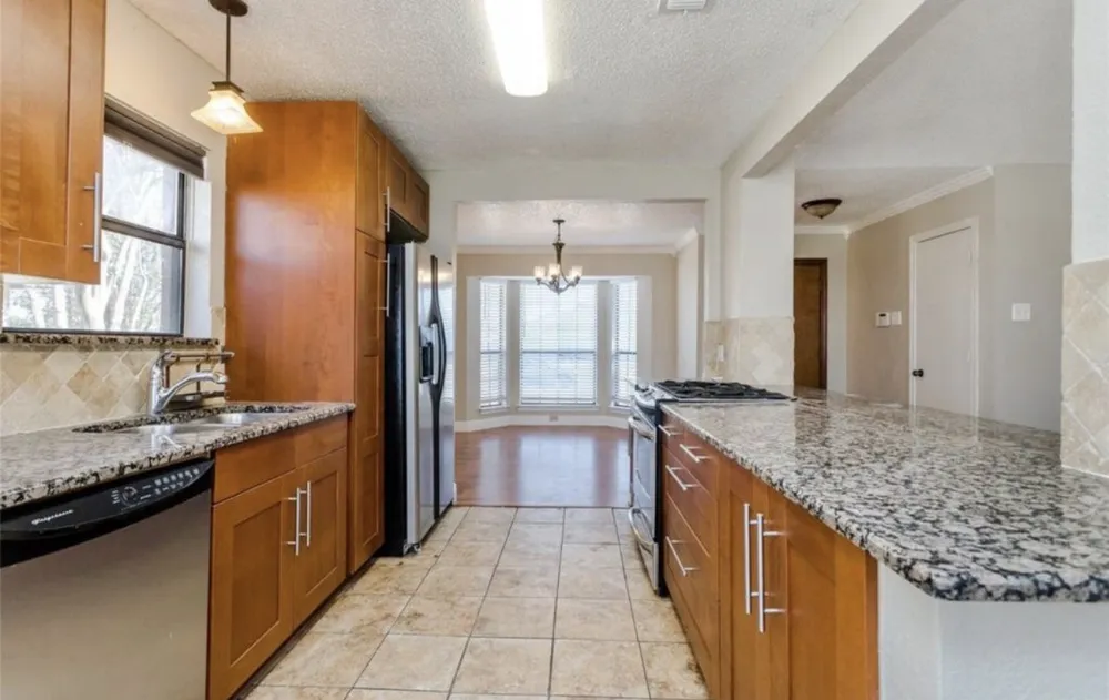 2313 Lakeshore Lane Rowlett, TX 75088
