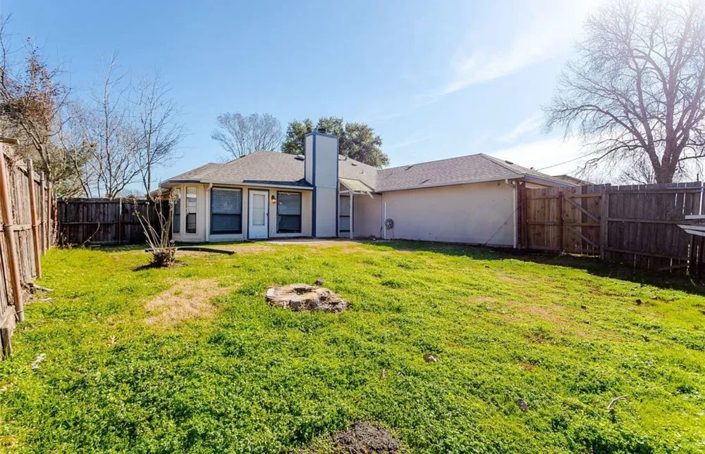 2313 Lakeshore Lane Rowlett, TX 75088