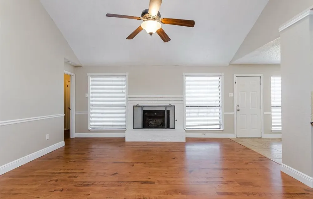 2313 Lakeshore Lane Rowlett, TX 75088