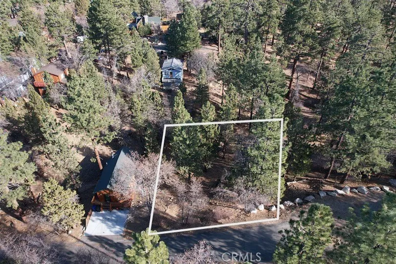 899 Kern Avenue Sugarloaf, CA 92386