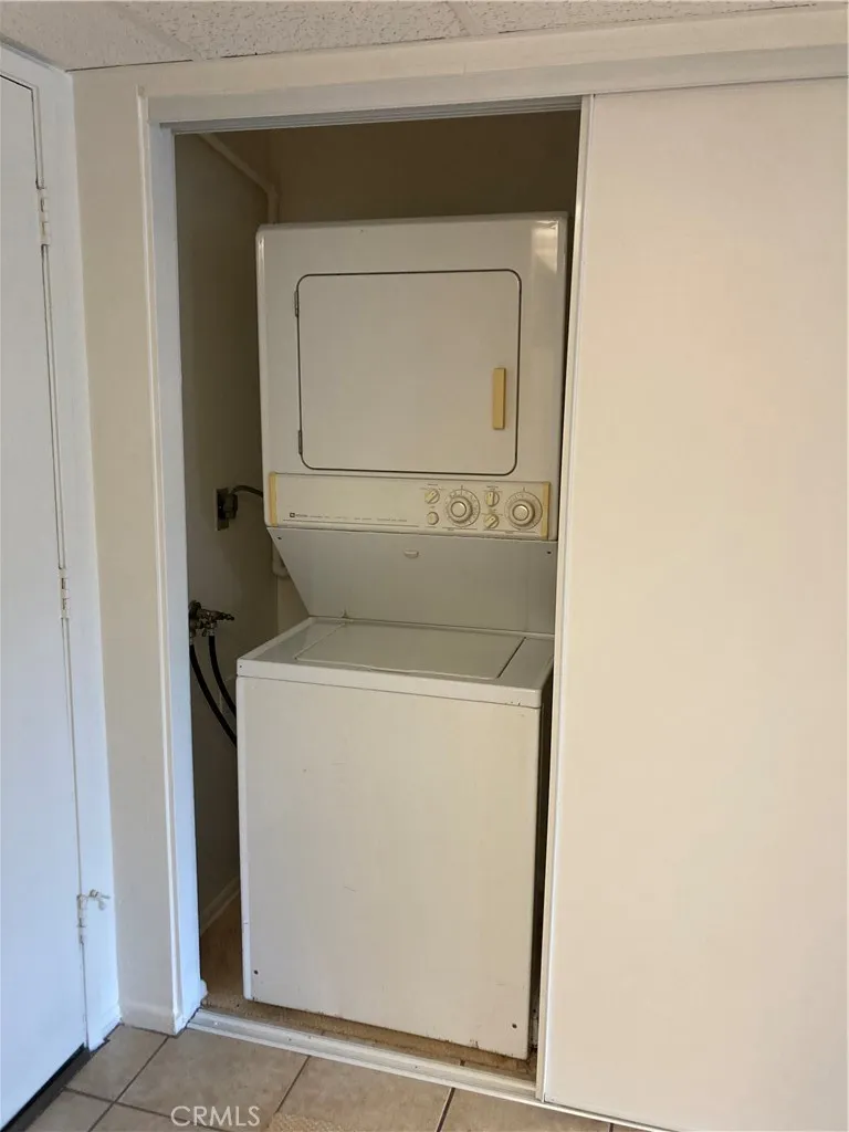 8505 Columbus Avenue #111 North Hills, CA 91343