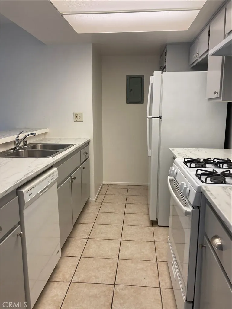 8505 Columbus Avenue #111 North Hills, CA 91343