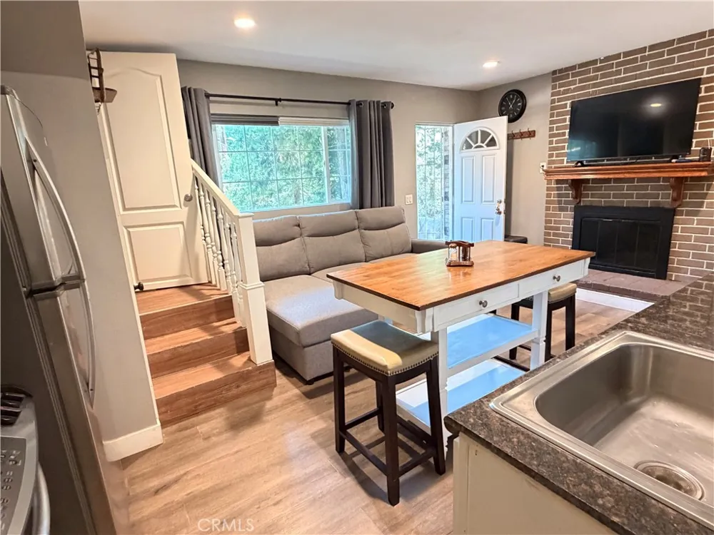 31162 All View Running Springs, CA 92382
