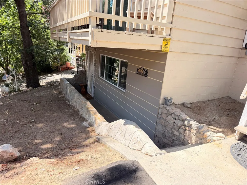 31162 All View Running Springs, CA 92382