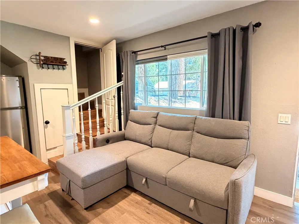 31162 All View Running Springs, CA 92382
