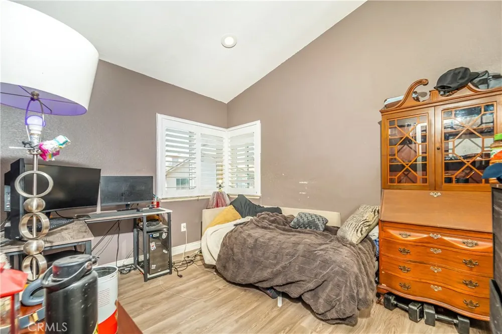 7421 Catawba Drive Fontana, CA 92336