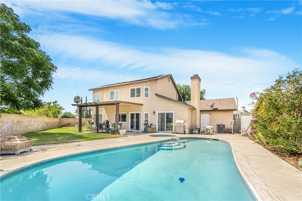 7421 Catawba Drive Fontana, CA 92336