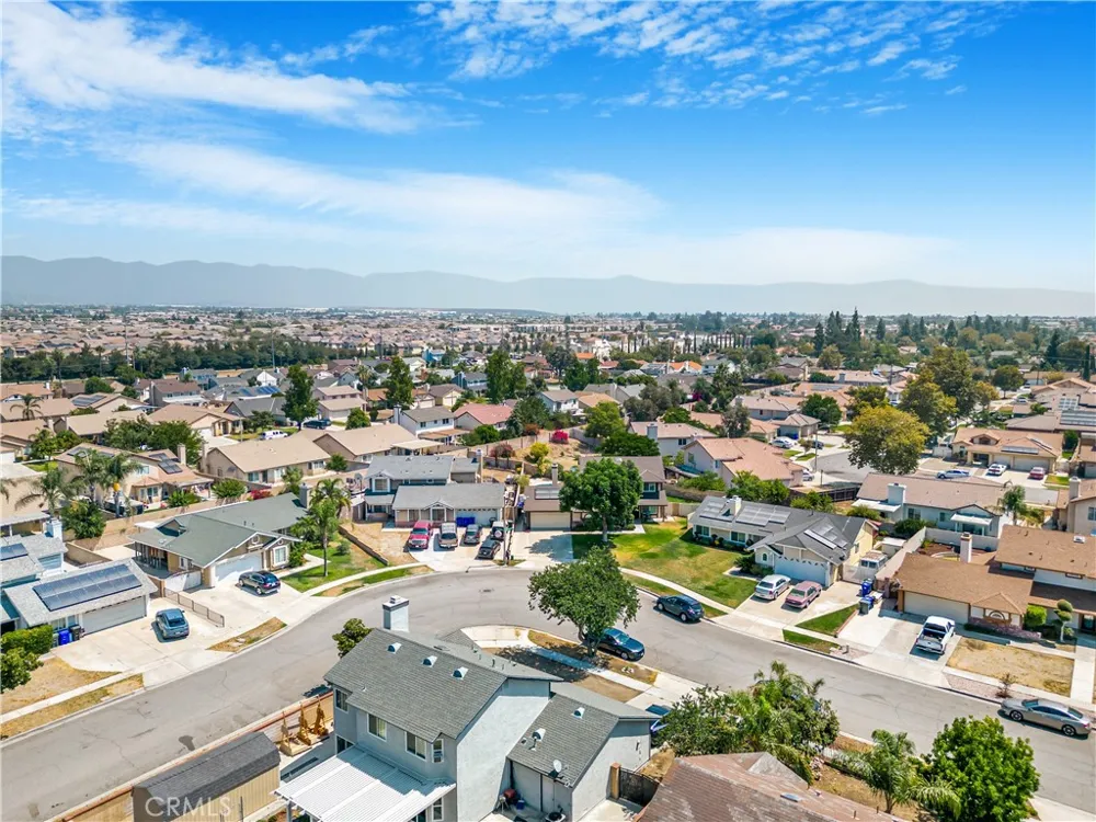 7421 Catawba Drive Fontana, CA 92336