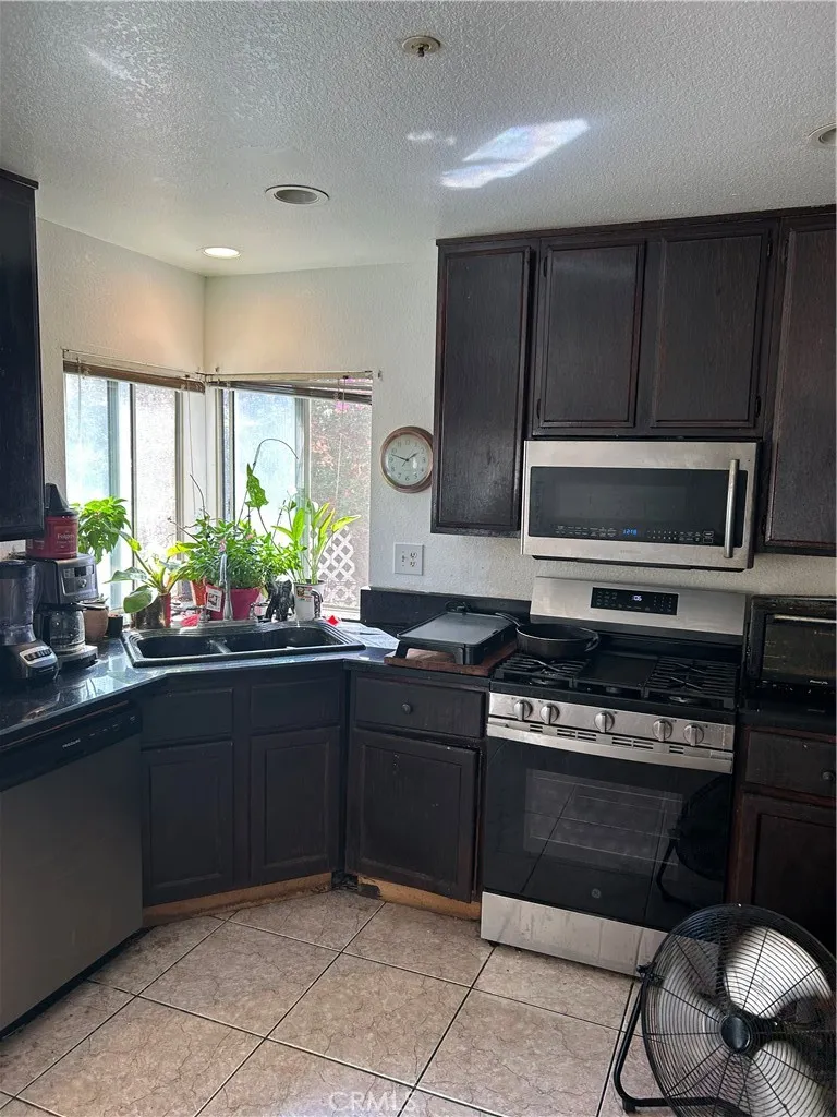 15749 Ocana Court Fontana, CA 92337