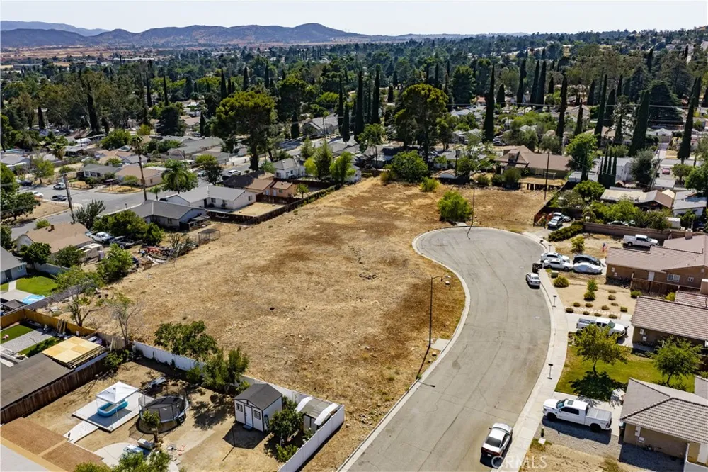 King Banning, CA 92220