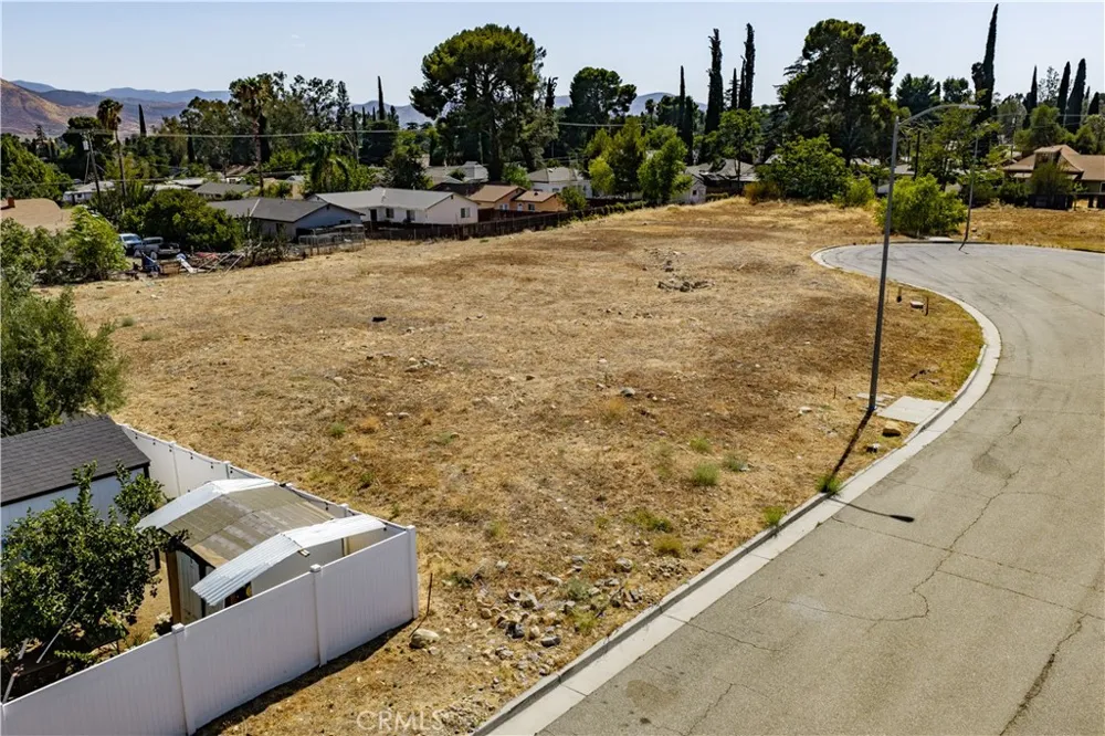 King Banning, CA 92220
