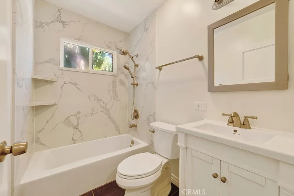 153 Cedar Turn Long Beach, CA 90805
