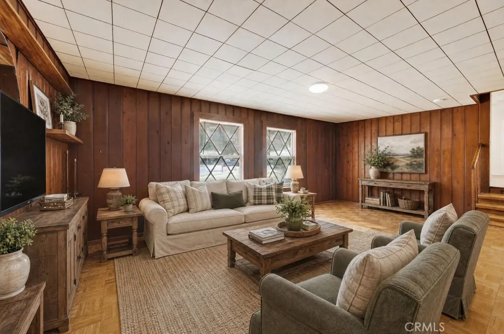 153 Cedar Turn Long Beach, CA 90805