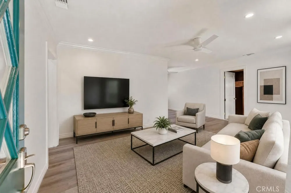 153 Cedar Turn Long Beach, CA 90805