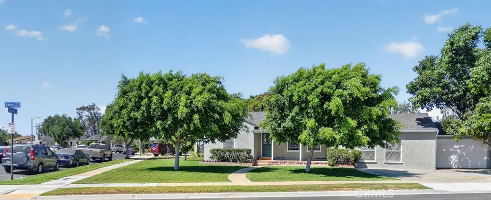 153 Cedar Turn Long Beach, CA 90805