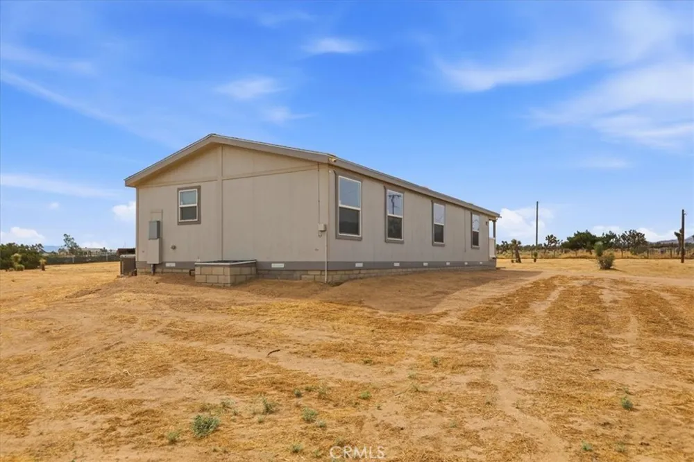 11251 Nevada Road Phelan, CA 92371