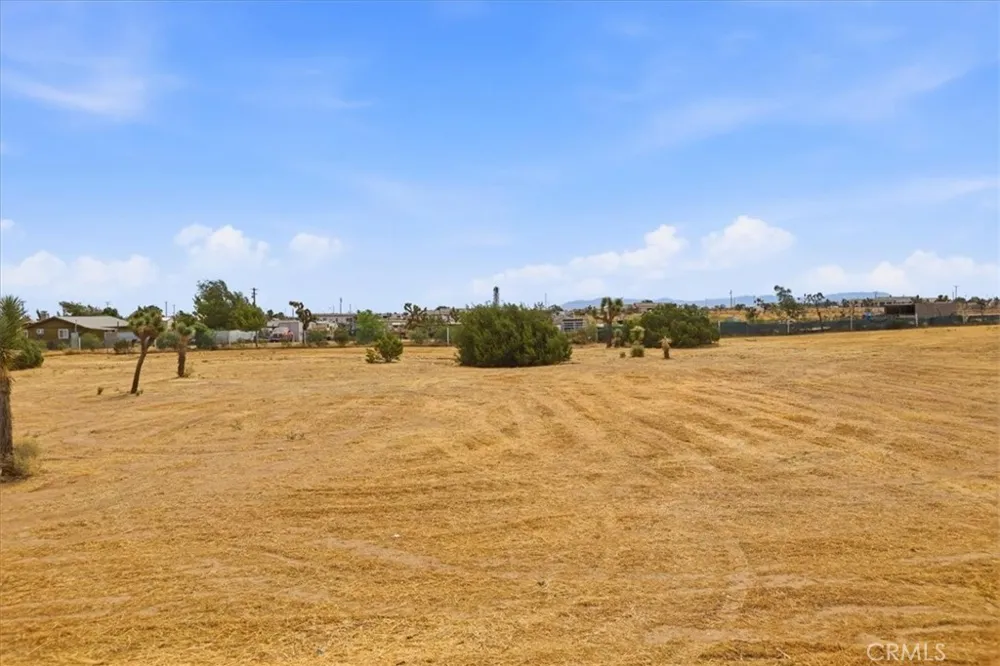 11251 Nevada Road Phelan, CA 92371