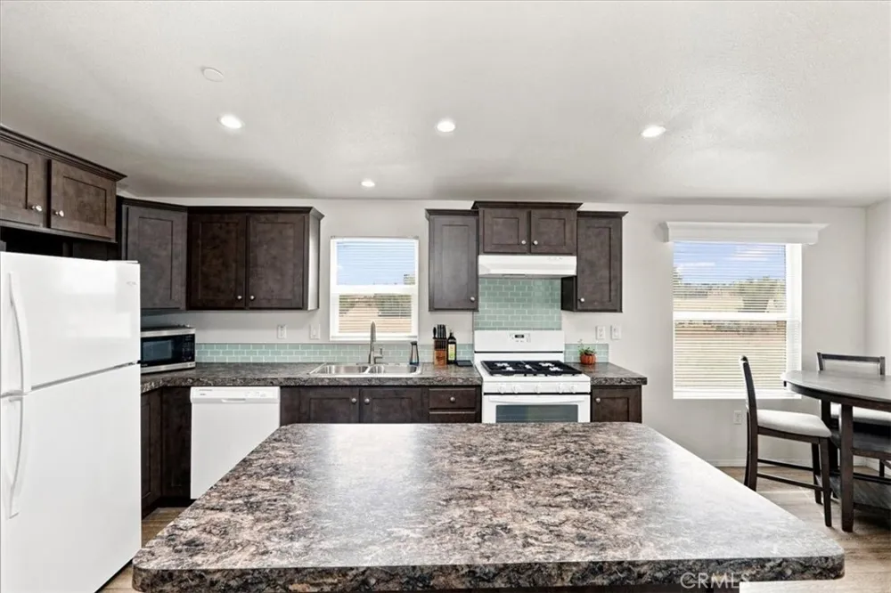 11251 Nevada Road Phelan, CA 92371