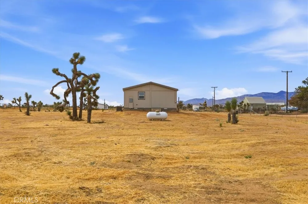 11251 Nevada Road Phelan, CA 92371