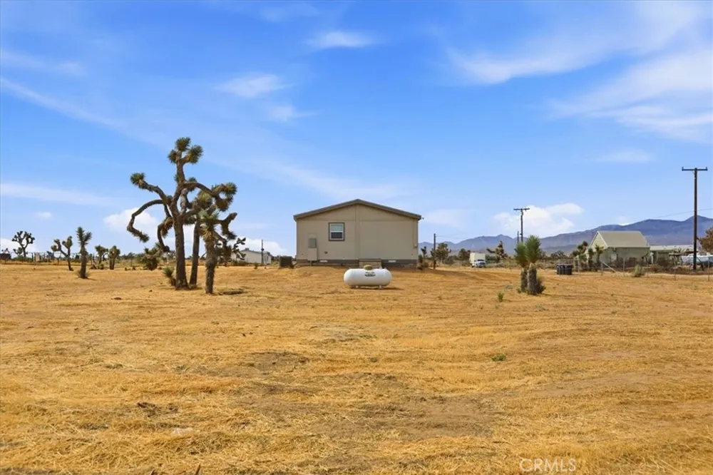 11251 Nevada Road Phelan, CA 92371