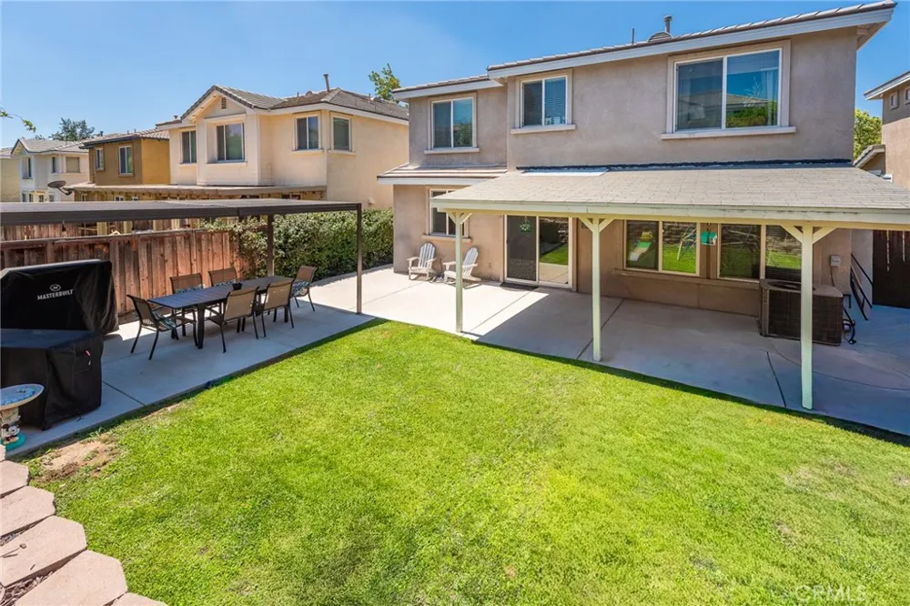 33320 Wallace Way Yucaipa, CA 92399