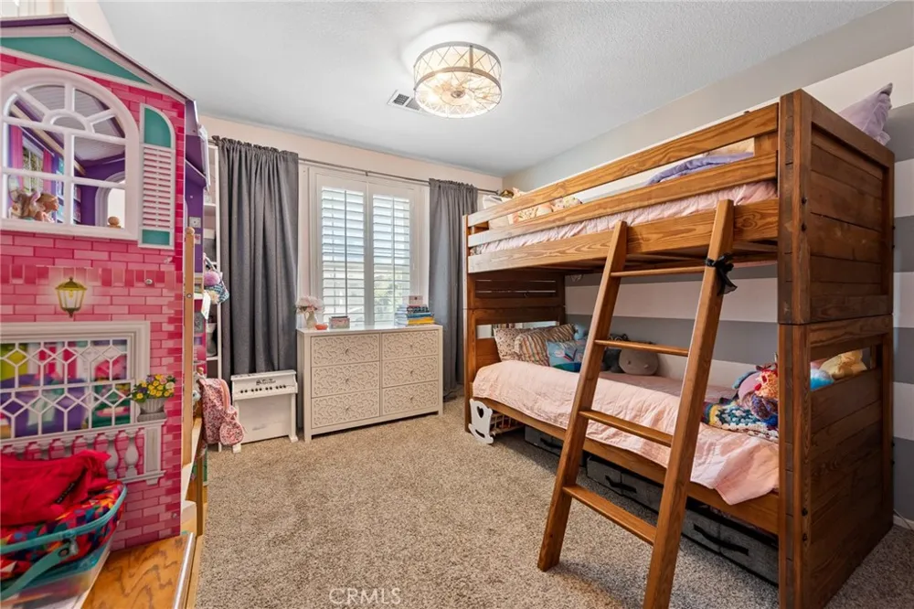 33320 Wallace Way Yucaipa, CA 92399